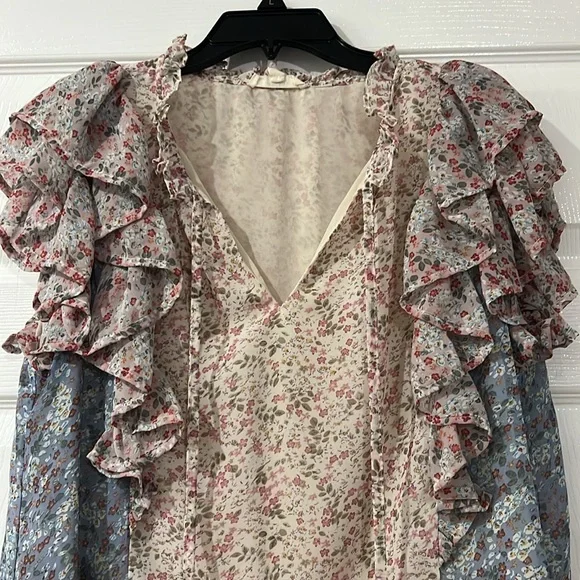 Entro‎ Ruffle Top - Picture 2 of 7